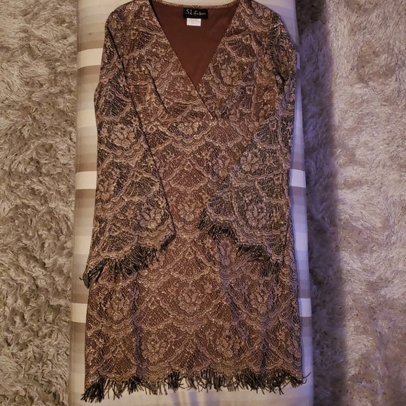 Gold lace dress - Picture 1 of 4